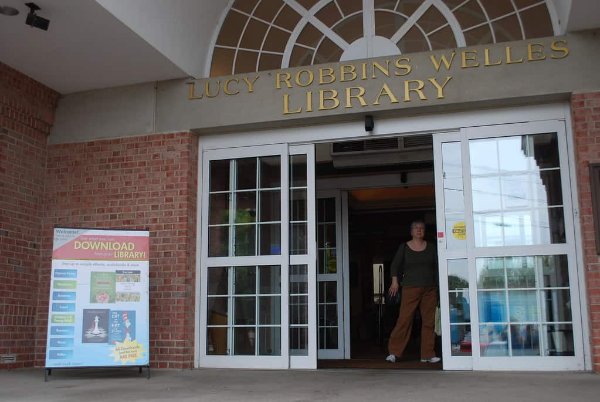 Lucy Robbins Welles Library logo