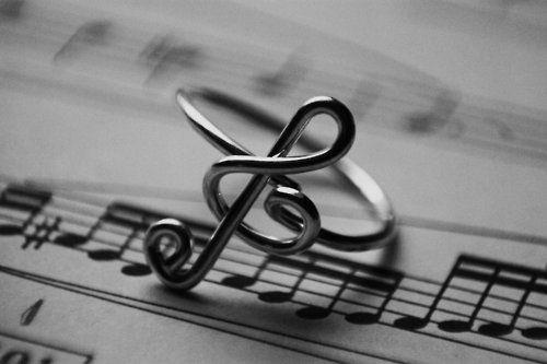 Levi Music Academy logo