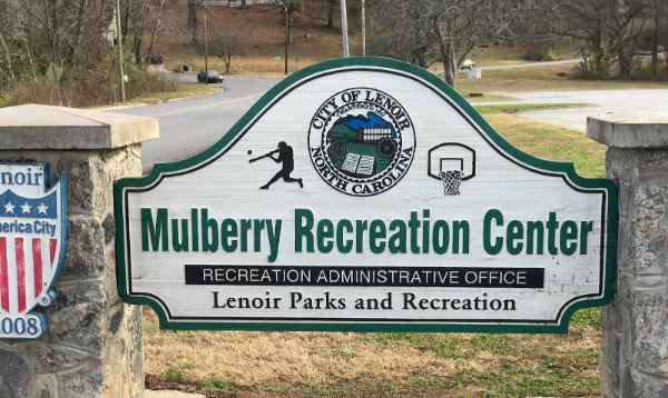 Mulberry Recreation Center logo