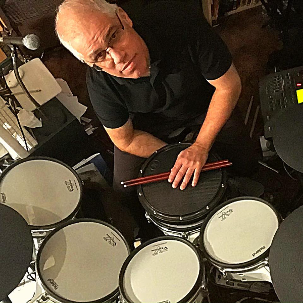 Rob Martin: Drum Piano Bass Lessons logo