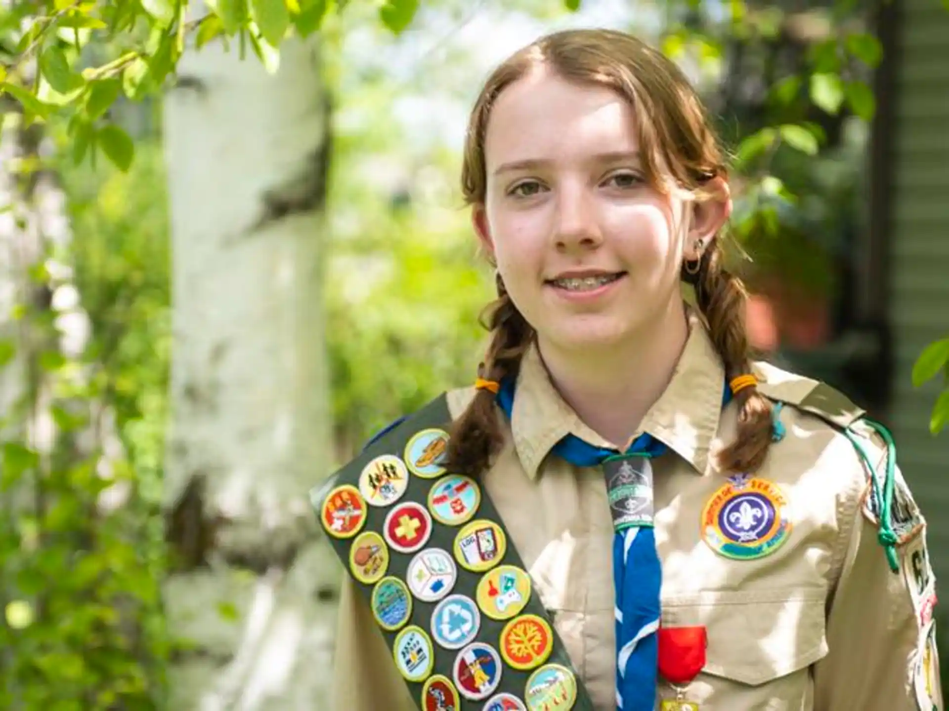 a person wearing a uniform