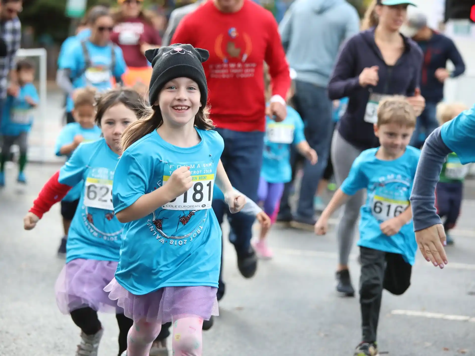 a group of people running