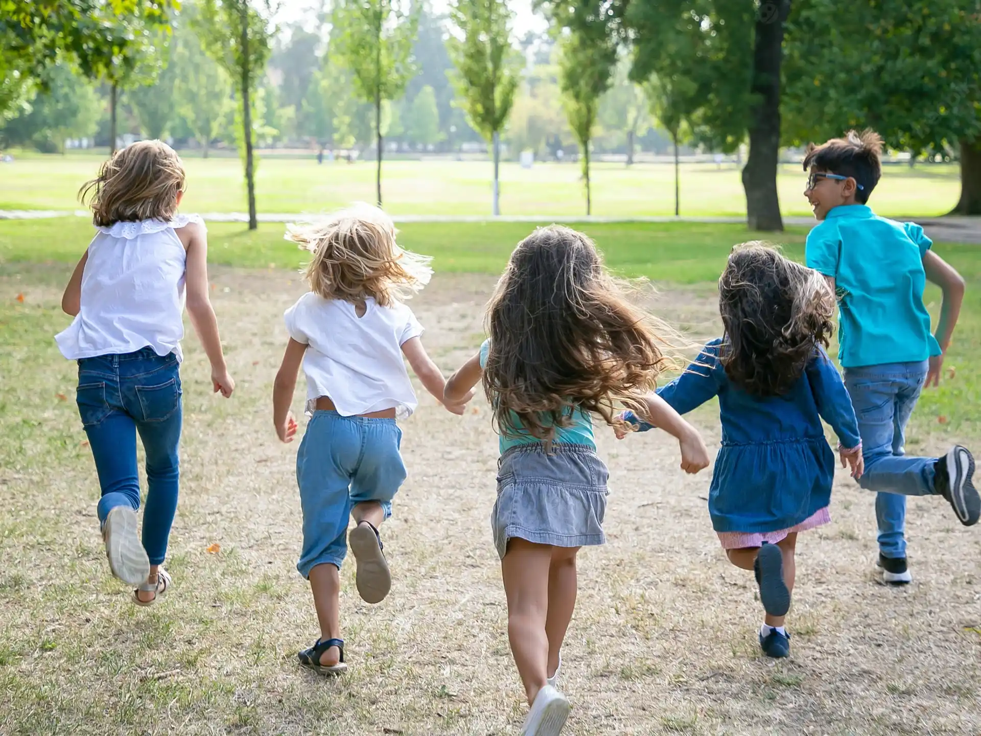 a group of children running