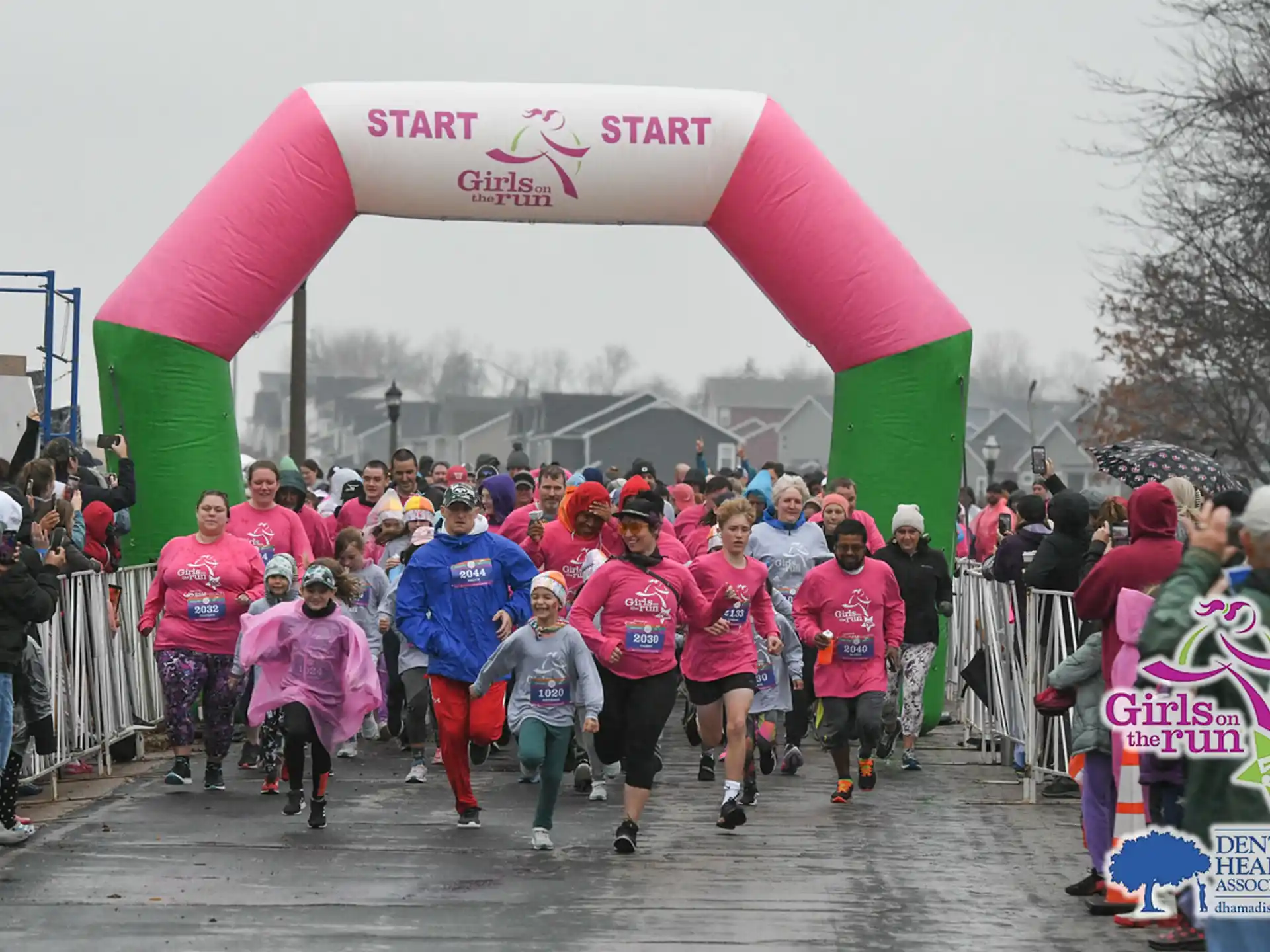 a group of people running