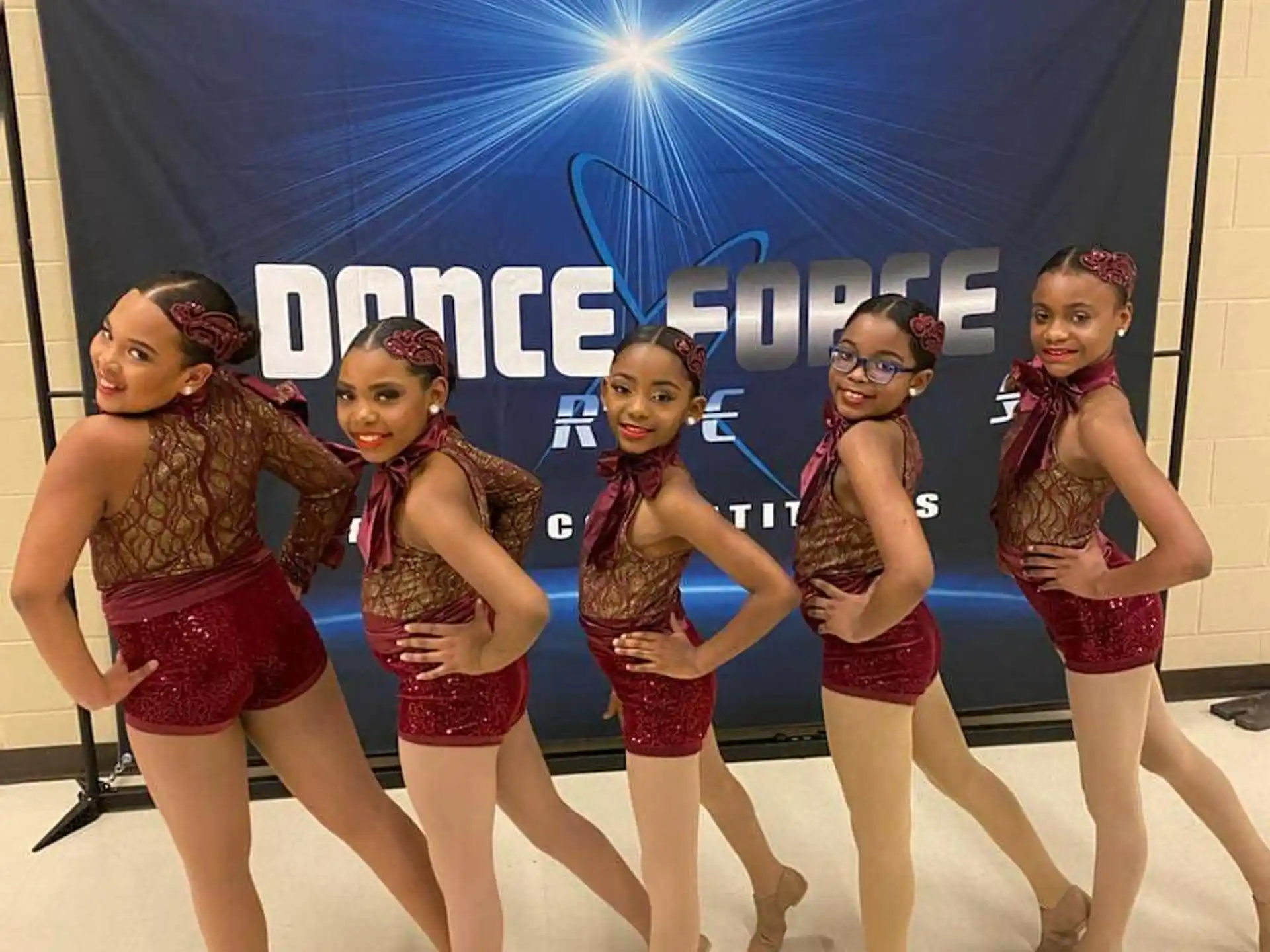 a group of girls in a line