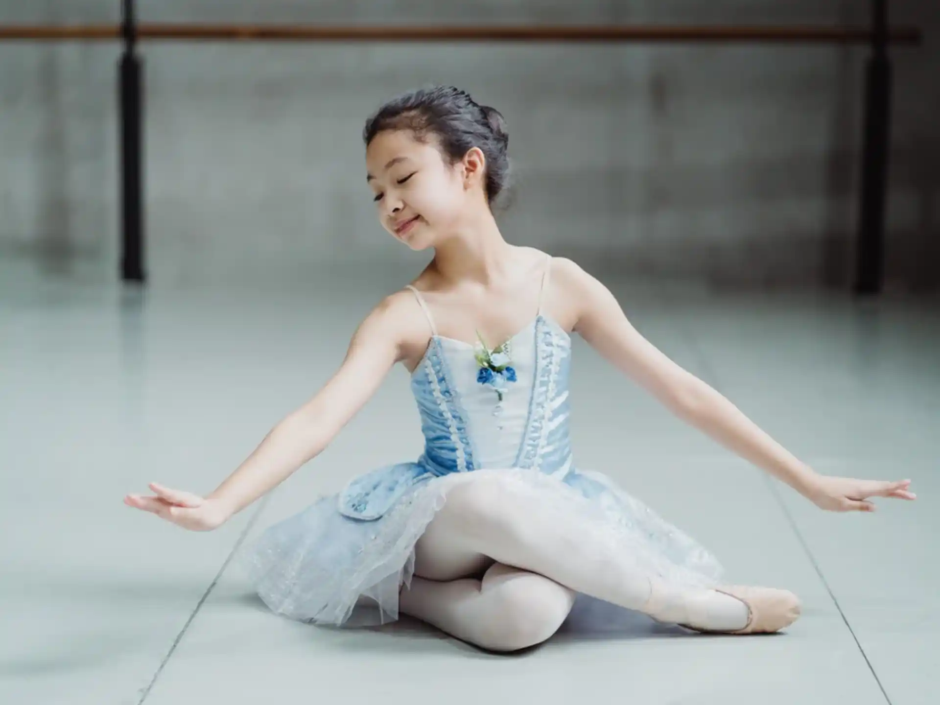 a person in a dress