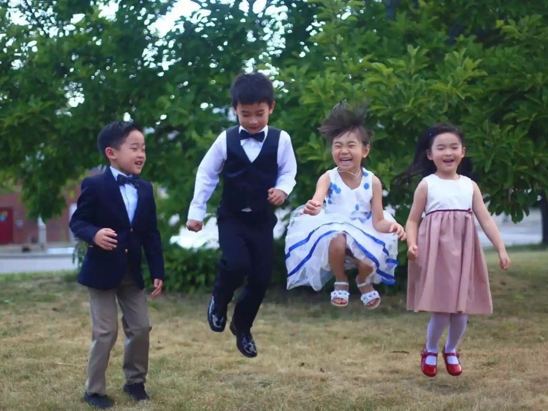 a group of children running