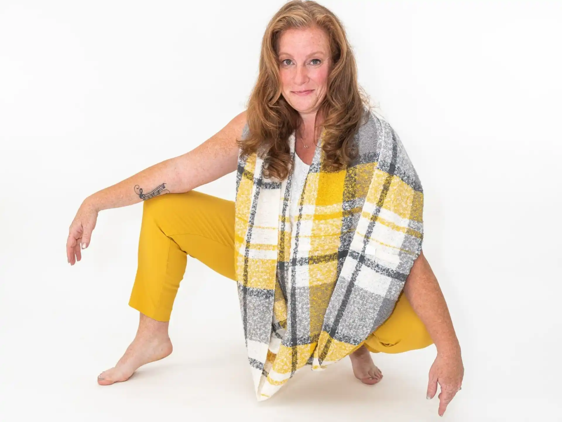 a person in a yellow and blue dress